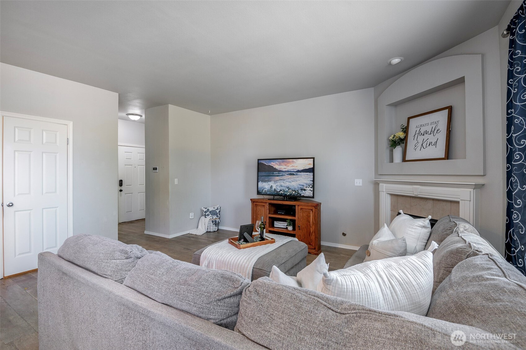 11111 184th Street E