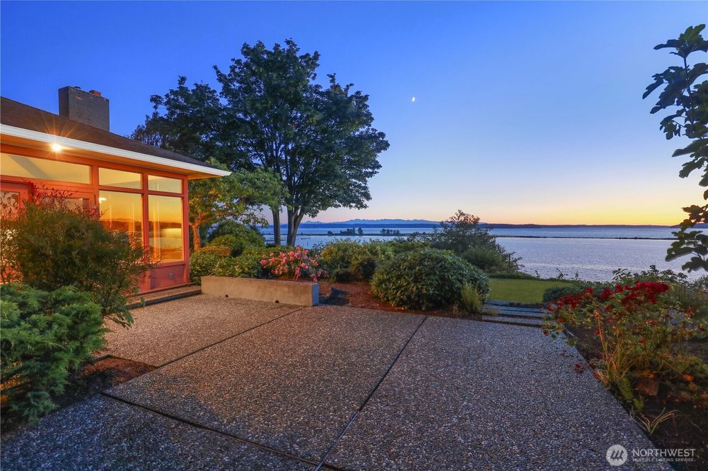 Photo of 604 Maulsby Lane, Everett, WA 98201 (MLS # 2403621)