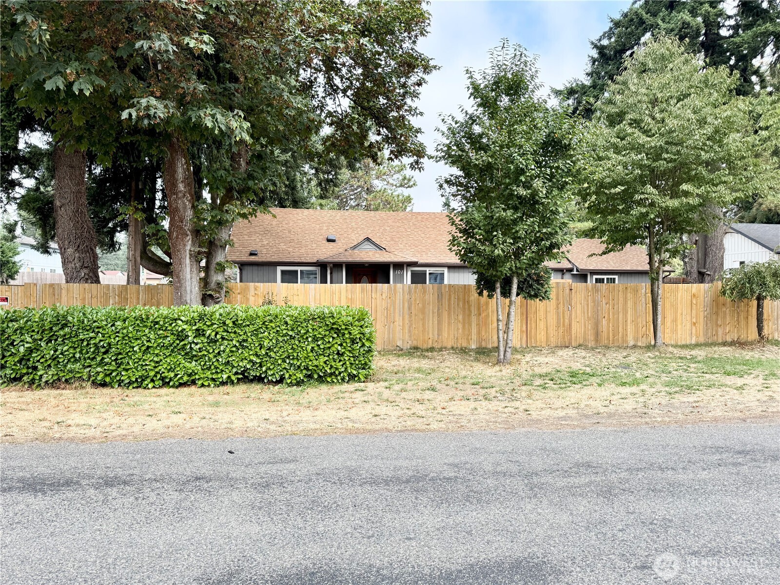 101 175th Street E