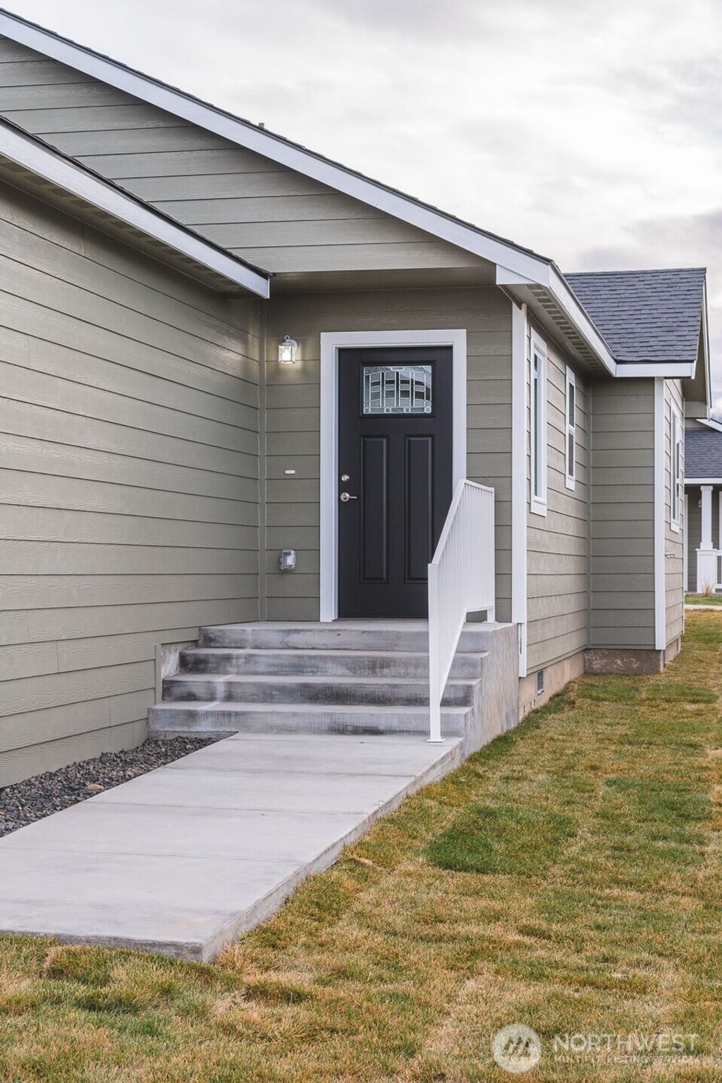 Photo of 123 E 9th Avenue #63, Moses Lake, WA 98837 (MLS # 2471640)