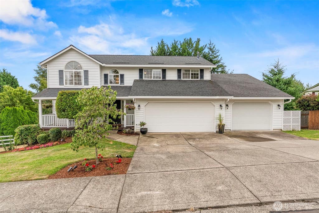 Photo of 1247 E Pioneer Loop, La Center, WA 98629 (MLS # 2570626)