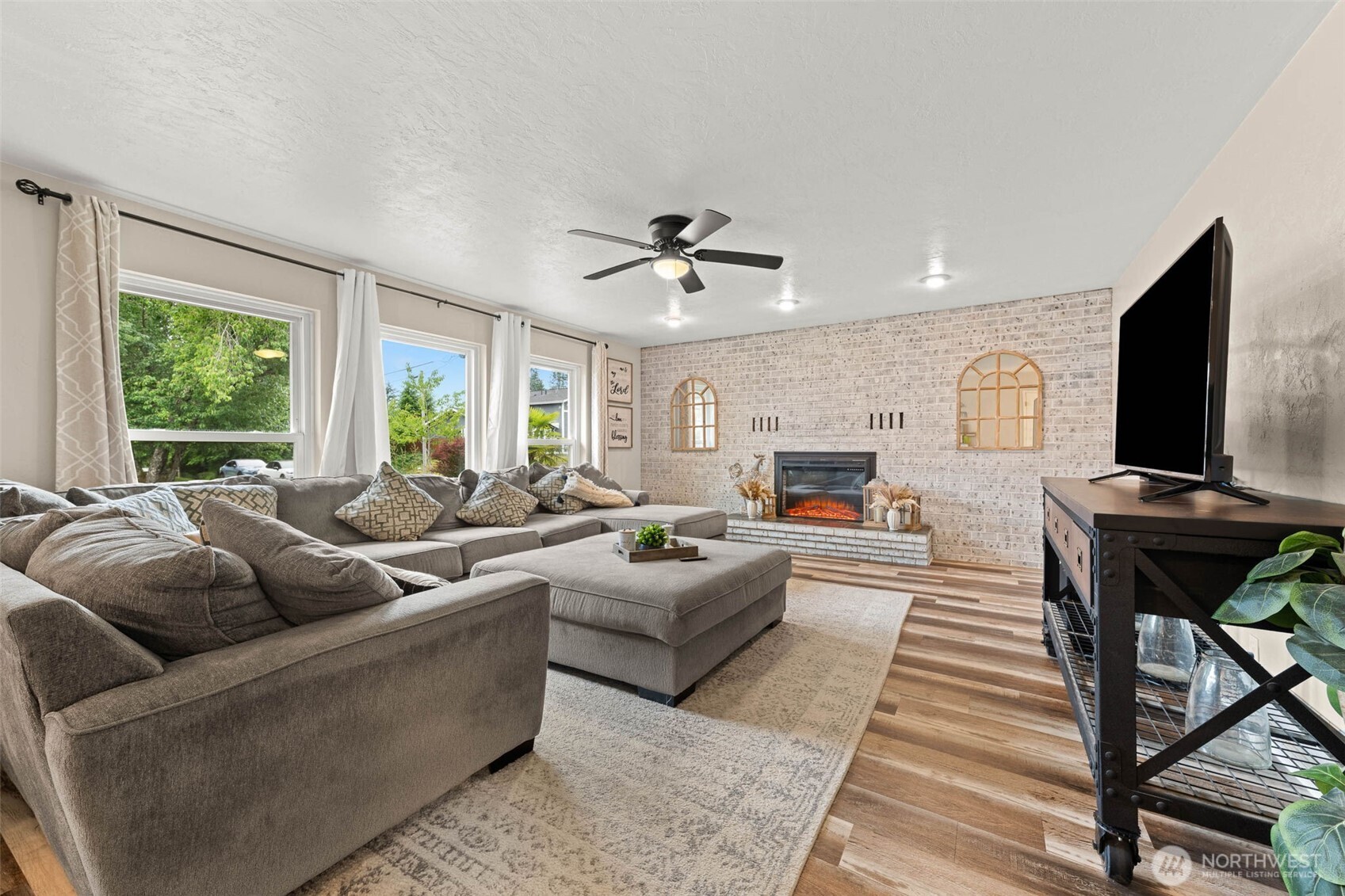624 W Cedar Avenue