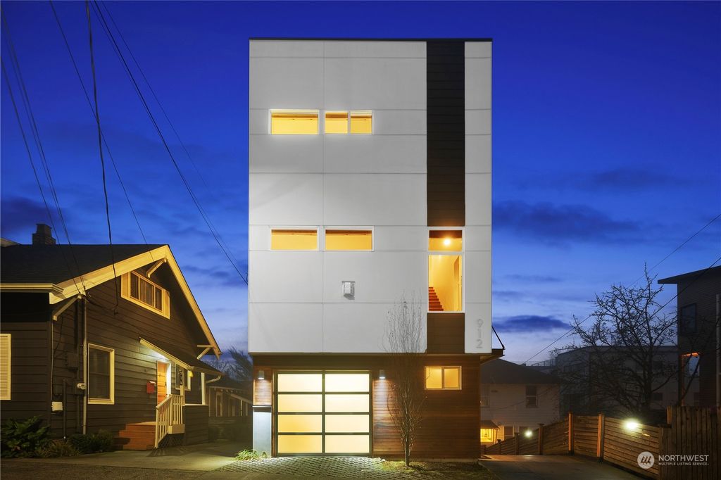 Photo of 912 W Howe Street, Seattle, WA 98119 (MLS # 2186795)