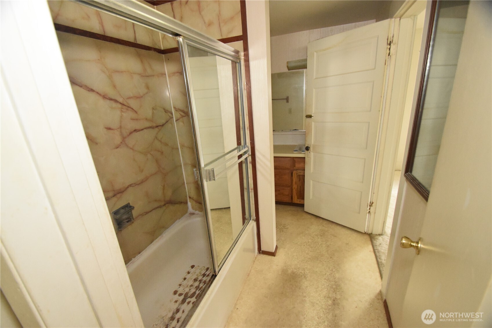 222 Avenue F