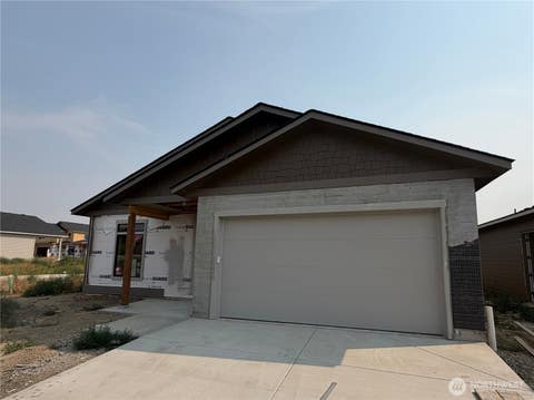Photo of 2514 5th Street SE, East Wenatchee, WA 98802 (MLS # 2558348)