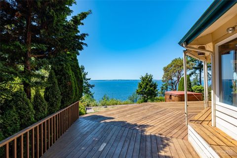 Photo of 10 Edgewater Drive, Camano Island, WA 98282 (MLS # 2401476)
