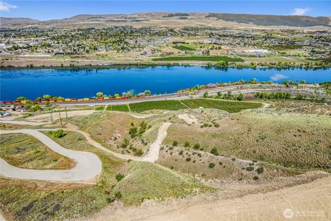 Photo of 1501 Lot B Malaga Alcoa Highway, Wenatchee, WA 98801 (MLS # 2515618)