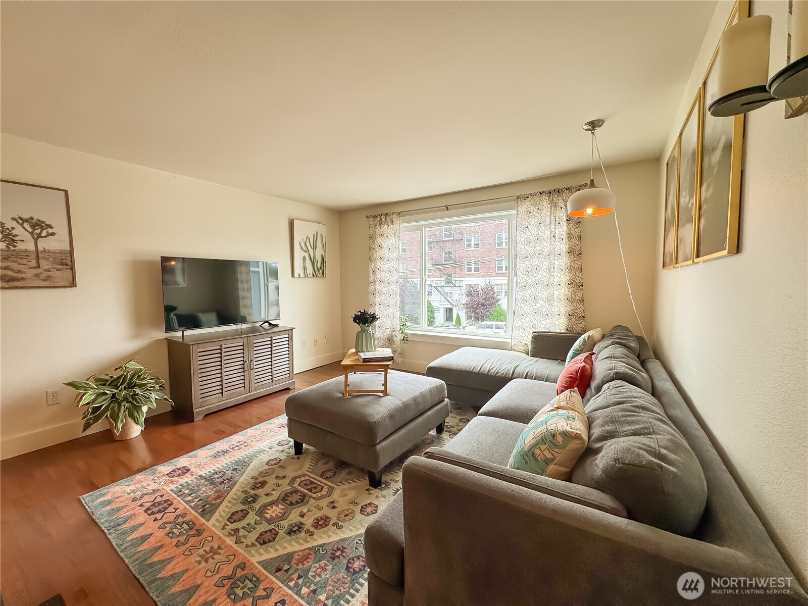 25 N Broadway 308