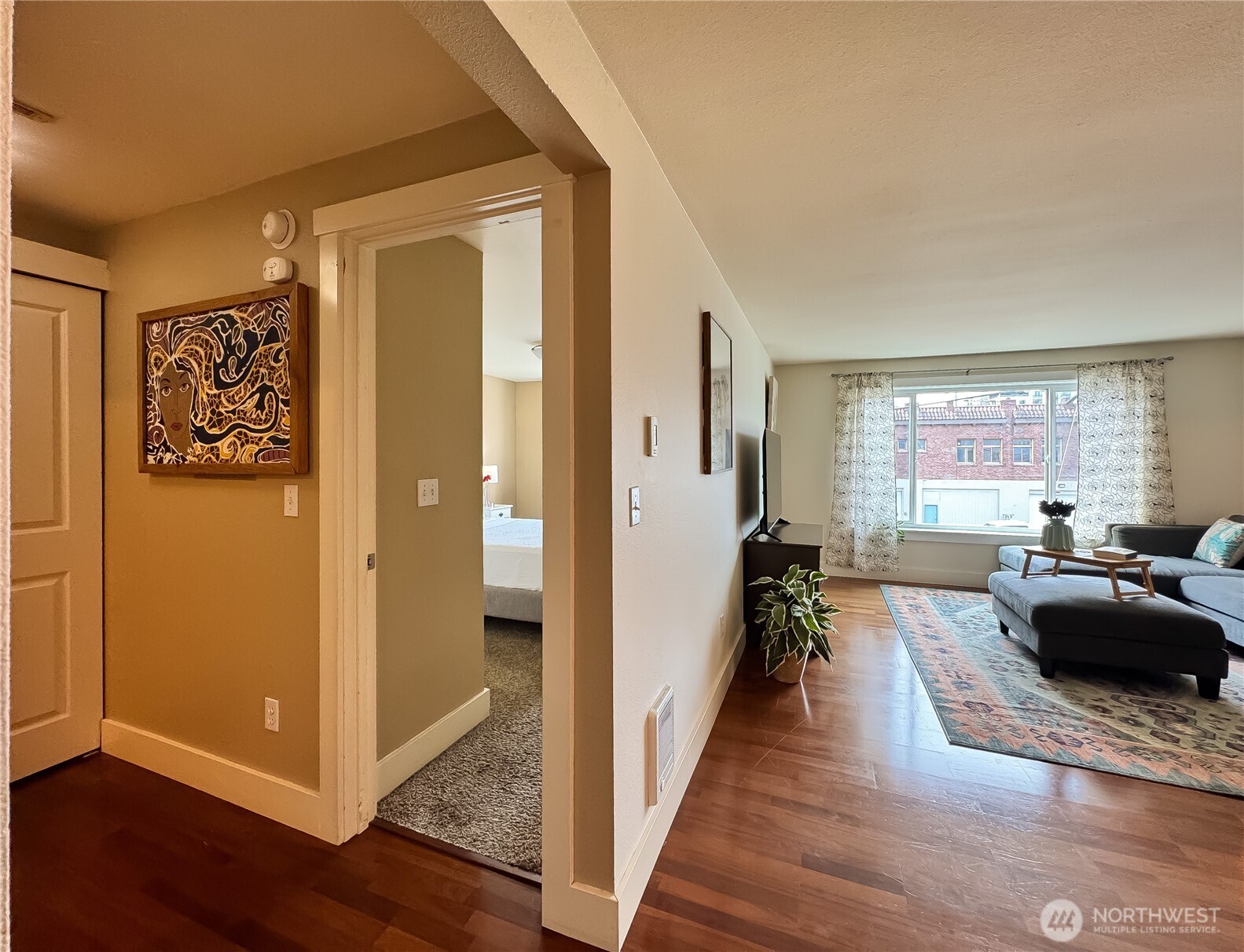 25 N Broadway 308