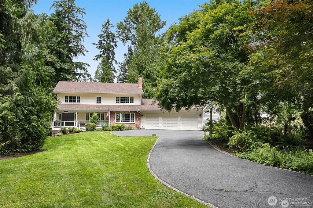 Photo of 12925 206th Avenue NE, Woodinville, WA 98077 (MLS # 2386296)