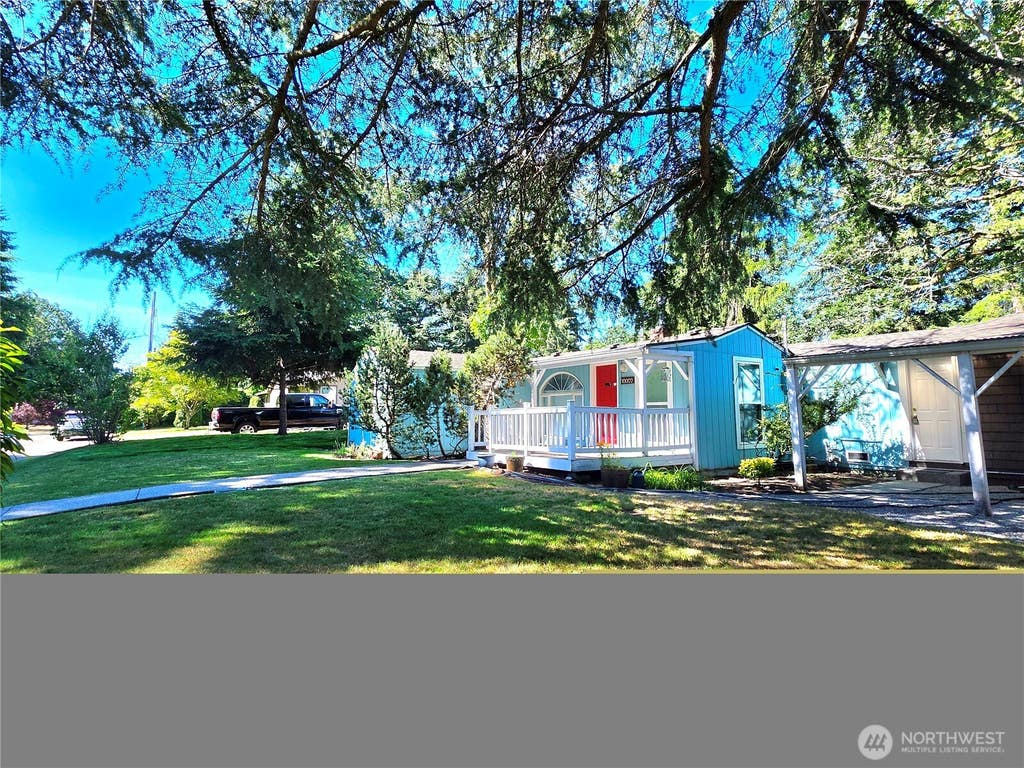 Photo of 10002 Oak Lane Ln SW, Lakewood, WA 98499 (MLS # 2536123)