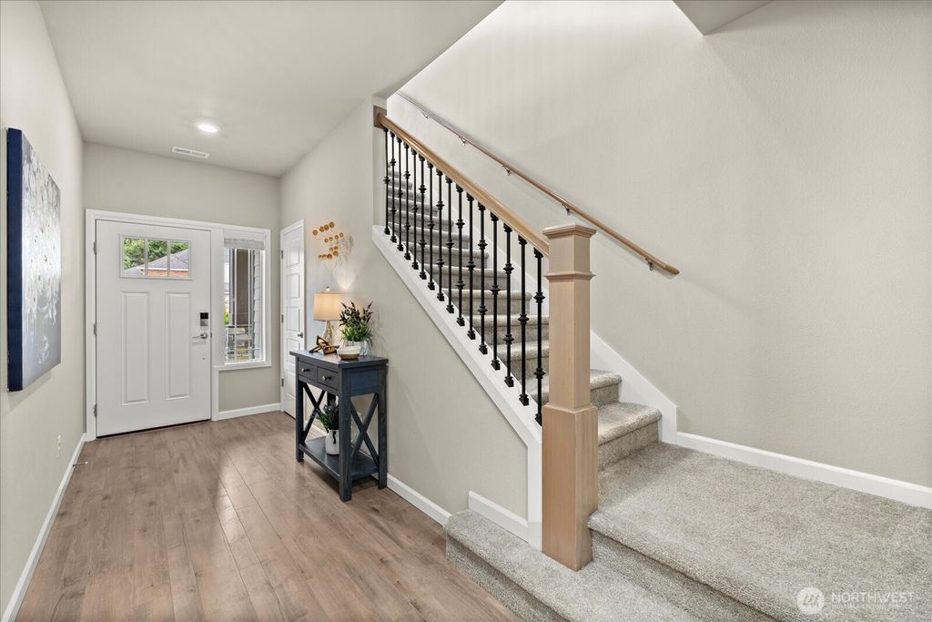 Photo of 18527 SE 139th Way Way, Renton, WA 98058 (MLS # 2368746)