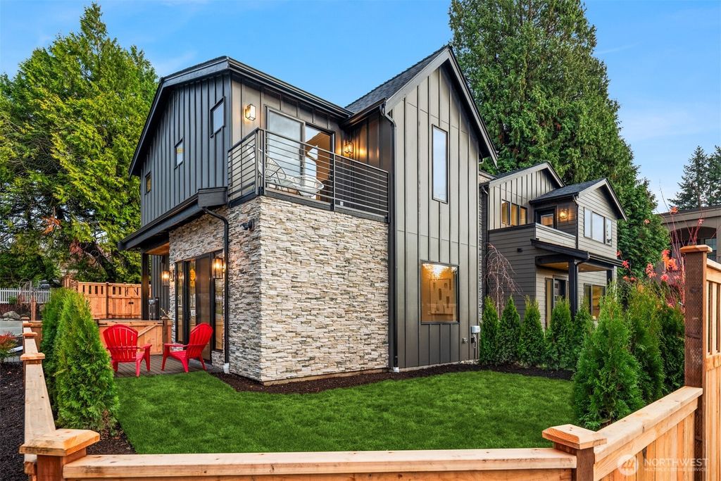 Photo of 10805 NE 60th Street, Kirkland, WA 98033 (MLS # 2459908)