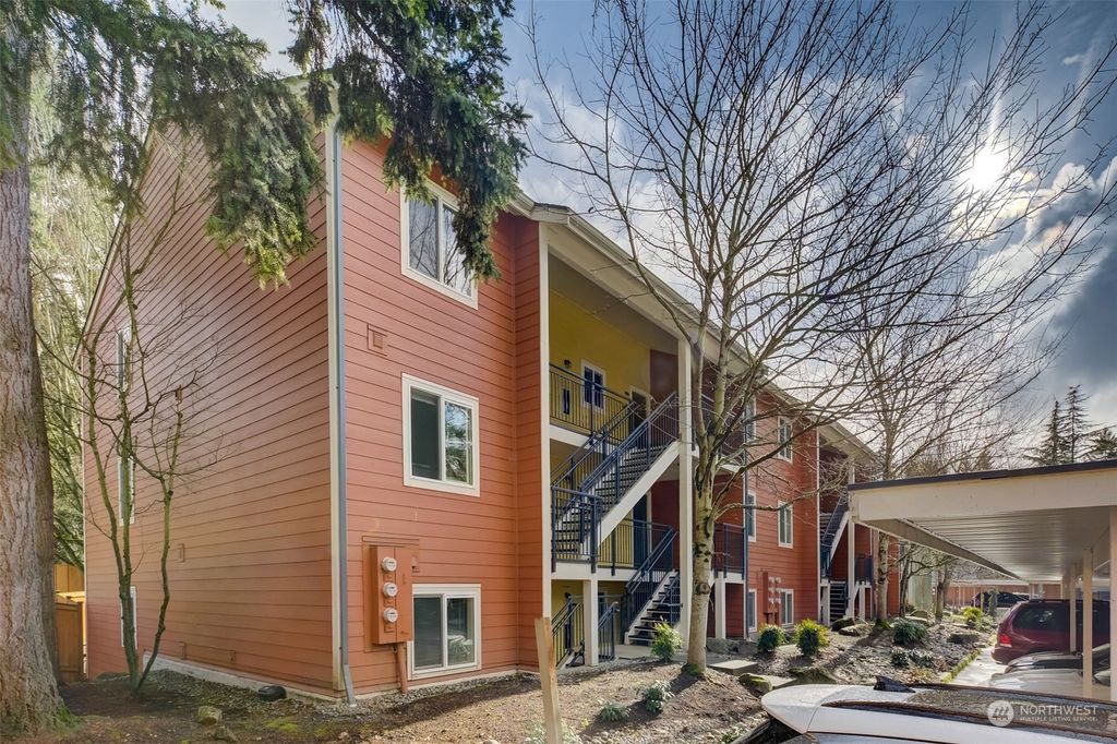 Photo of 12601 SE 41st Place #C302, Bellevue, WA 98006 (MLS # 2200336)
