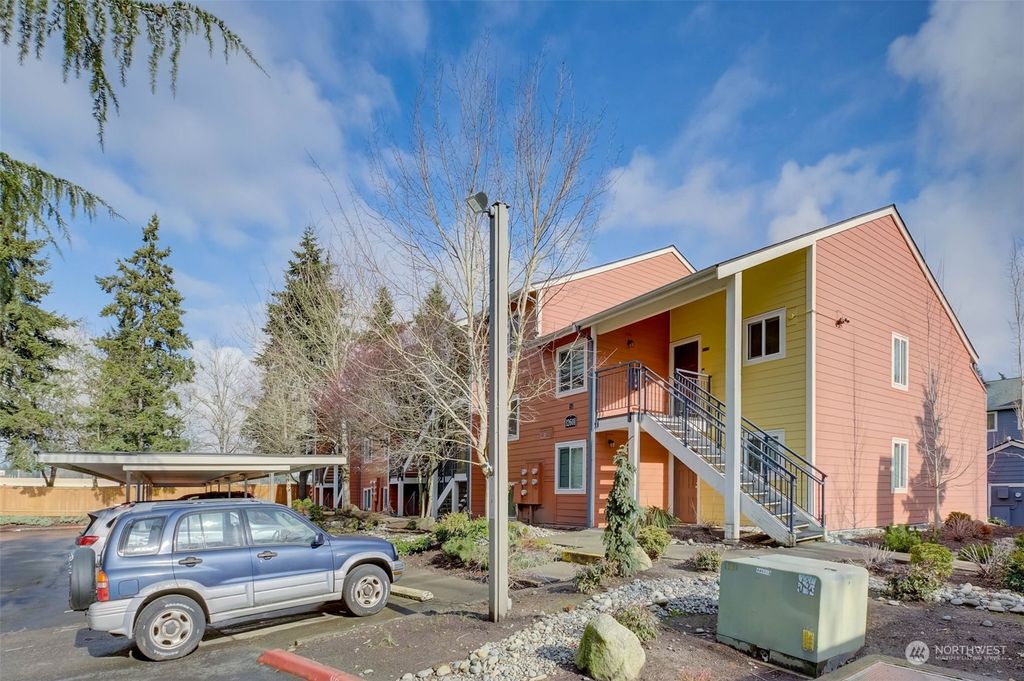 Photo of 12601 SE 41st Place #C302, Bellevue, WA 98006 (MLS # 2200336)