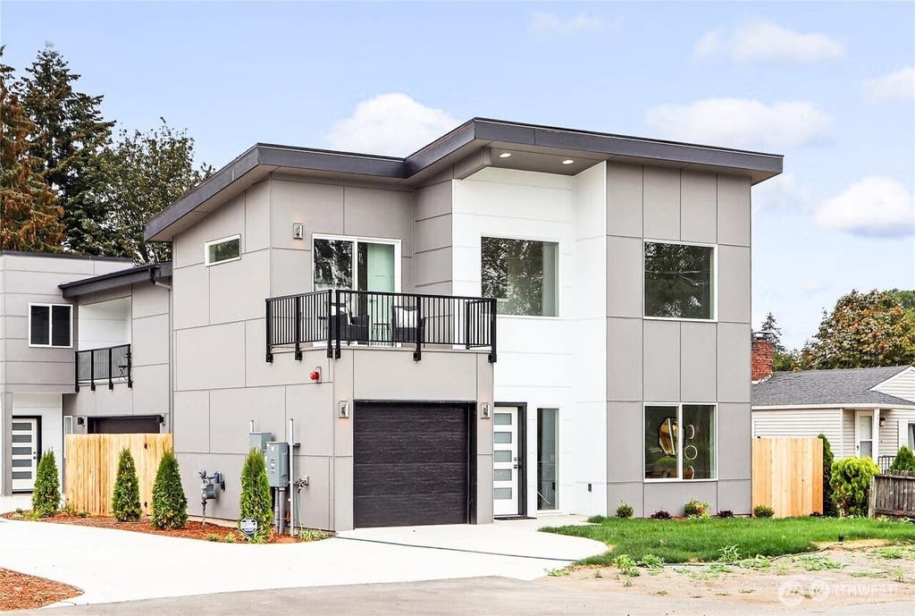 Photo of 846 SW 136th Street #1, Burien, WA 98166 (MLS # 2536732)