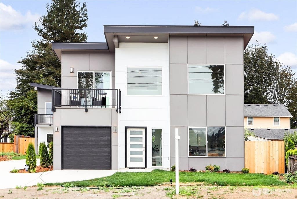 Photo of 846 SW 136th Street #1, Burien, WA 98166 (MLS # 2536732)