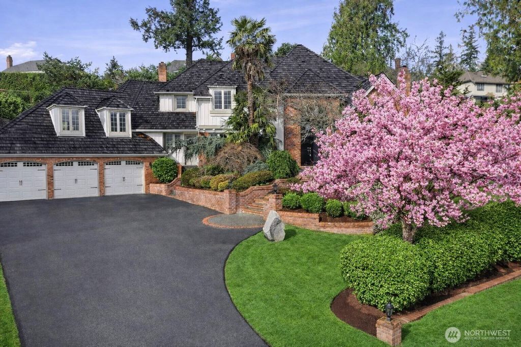 Photo of 4655 234 Ave Ave SE, Sammamish, WA 98075 (MLS # 2487496)