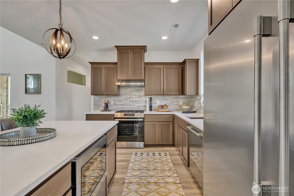 listing image 9367890034309005062