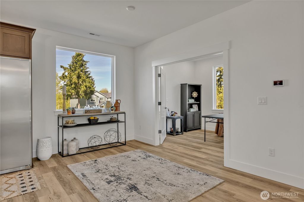 listing image 9366827535520678584