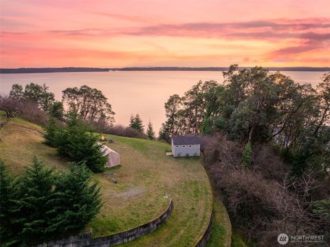 202 Island Boulevard Fox Island WA 98333