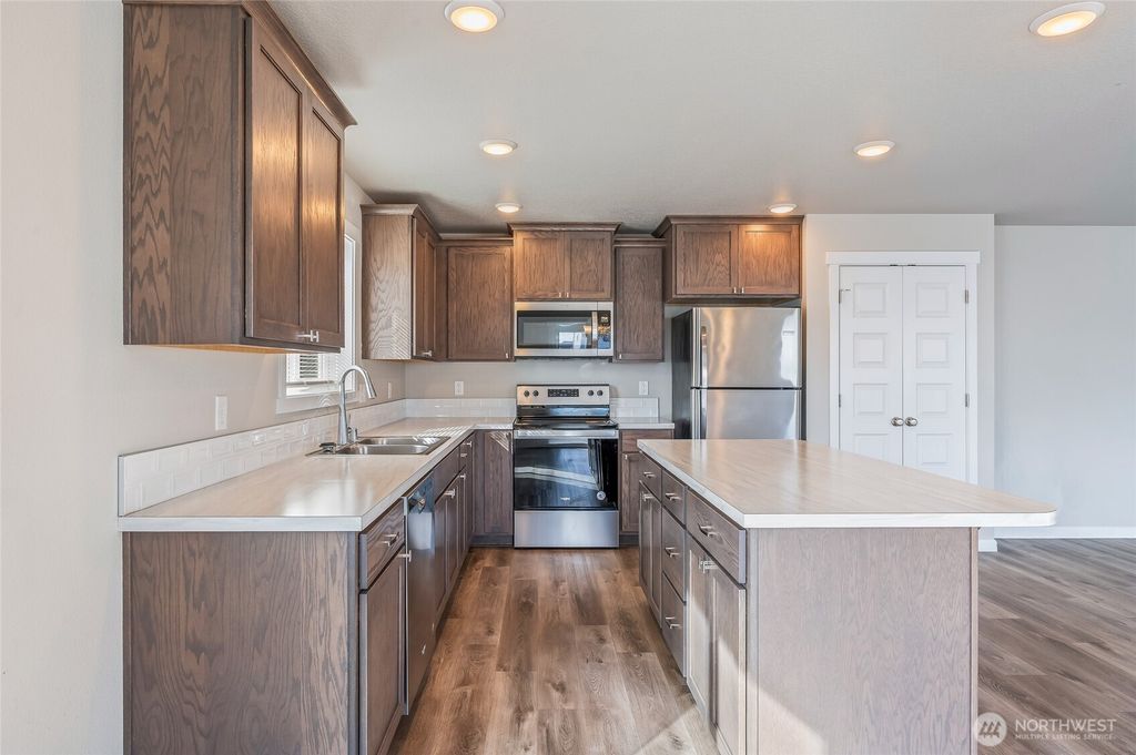 Photo of 730 L St. St NE, Quincy, WA 98850 (MLS # 2488845)