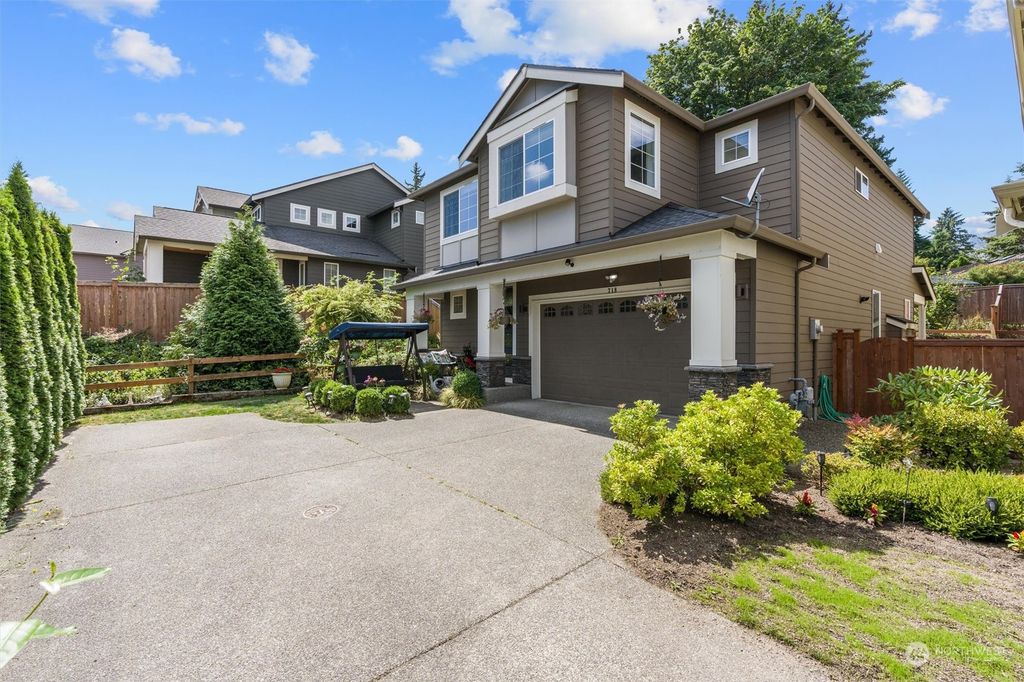 Photo of 718 153rd Street SW, Lynnwood, WA 98087 (MLS # 2164398)