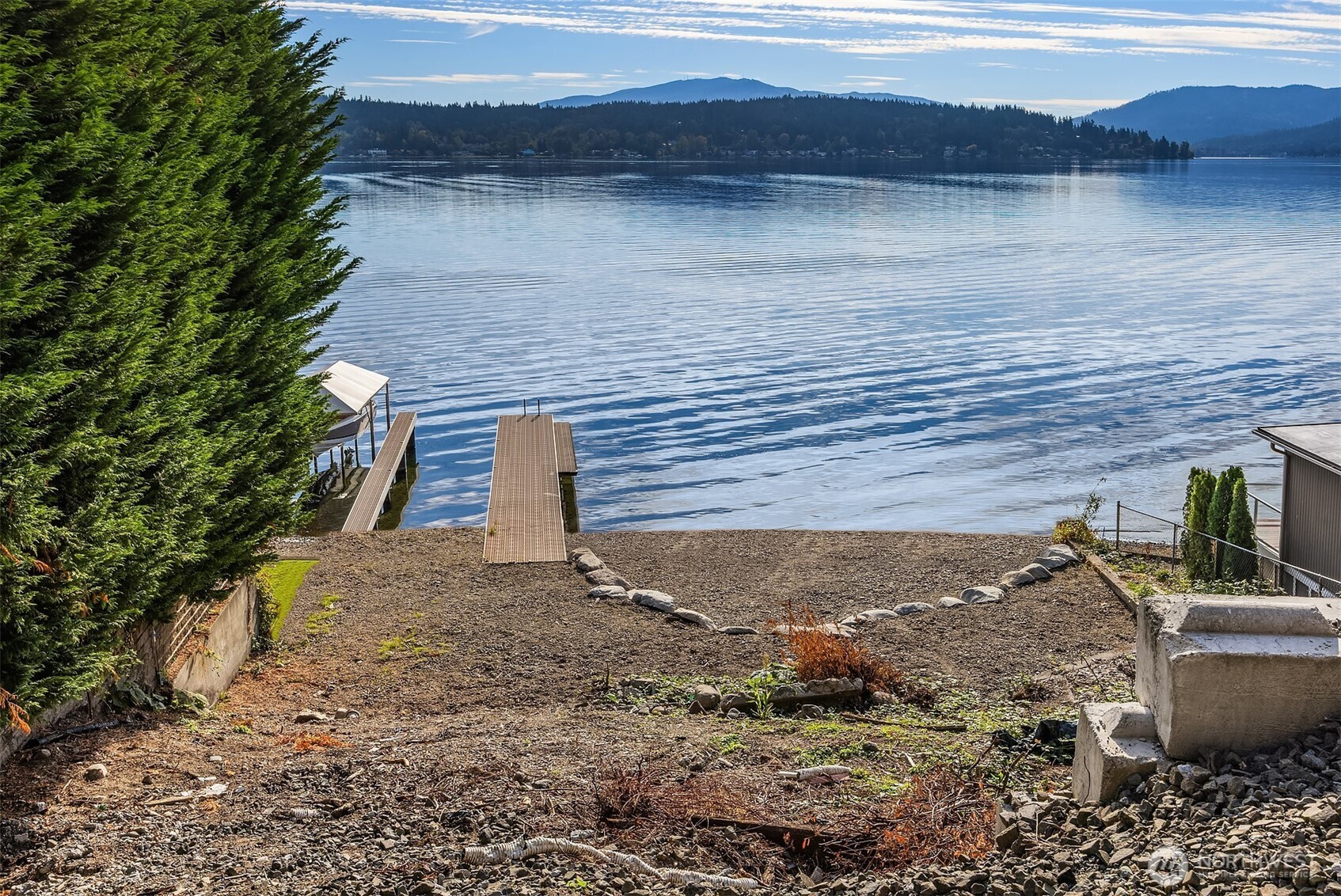 672 W Lake Sammamish Parkway NE