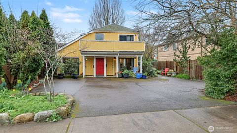 Photo of 421 Wells Avenue S, Renton, WA 98057 (MLS # 2497568)