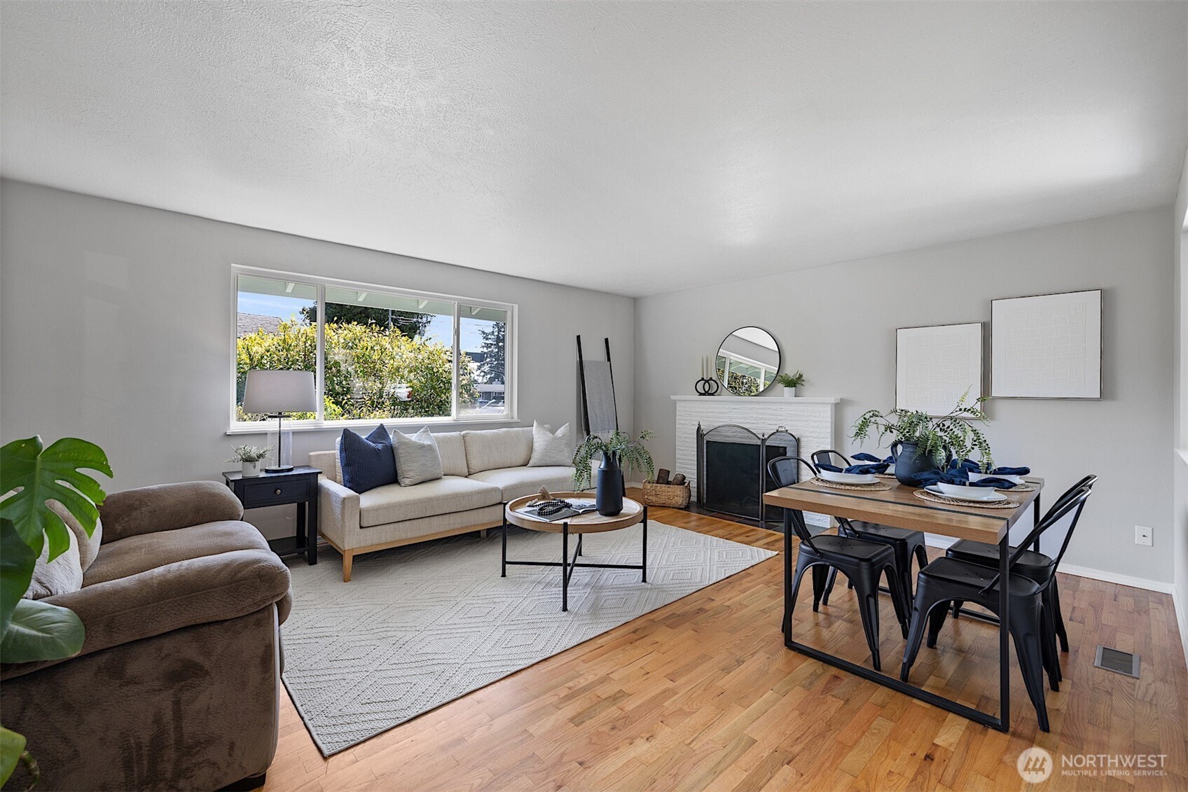 1313 N Lenore Drive