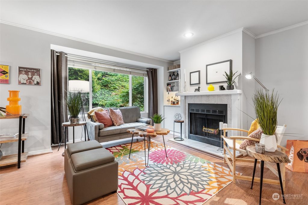 Photo of 927 5th Avenue #E1, Kirkland, WA 98033 (MLS # 2304085)