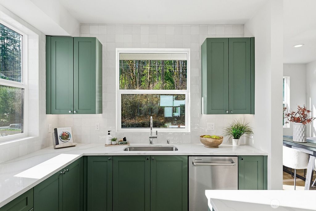 Photo of 761 7th Avenue NW, Issaquah, WA 98027 (MLS # 2501416)