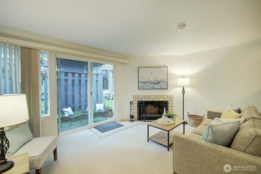 Photo of 918 N 165th Street #6, Shoreline, WA 98133 (MLS # 2522264)