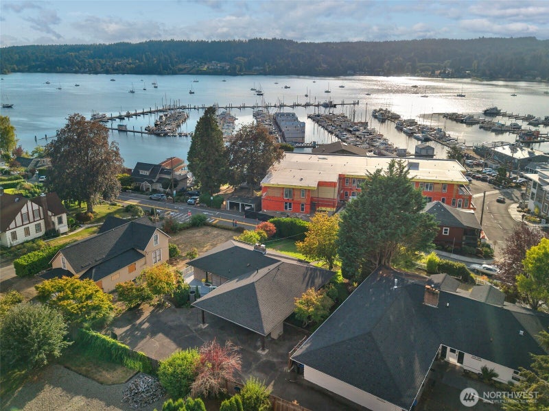 18750 Fjord Drive NE