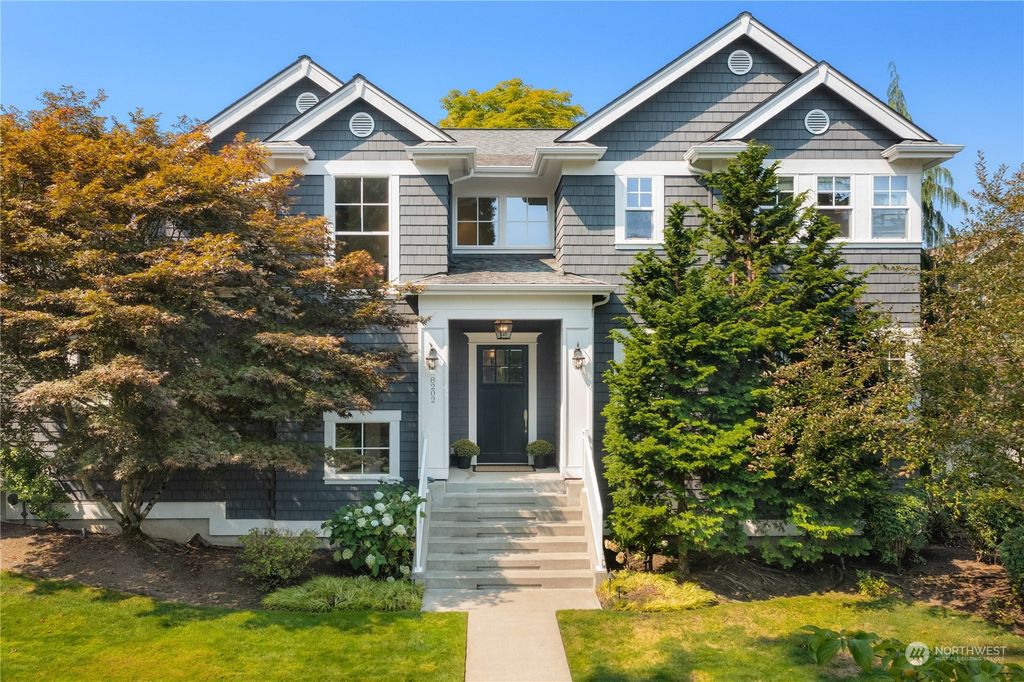 Photo of 8202 SE 30th Street, Mercer Island, WA 98040 (MLS # 2153821)