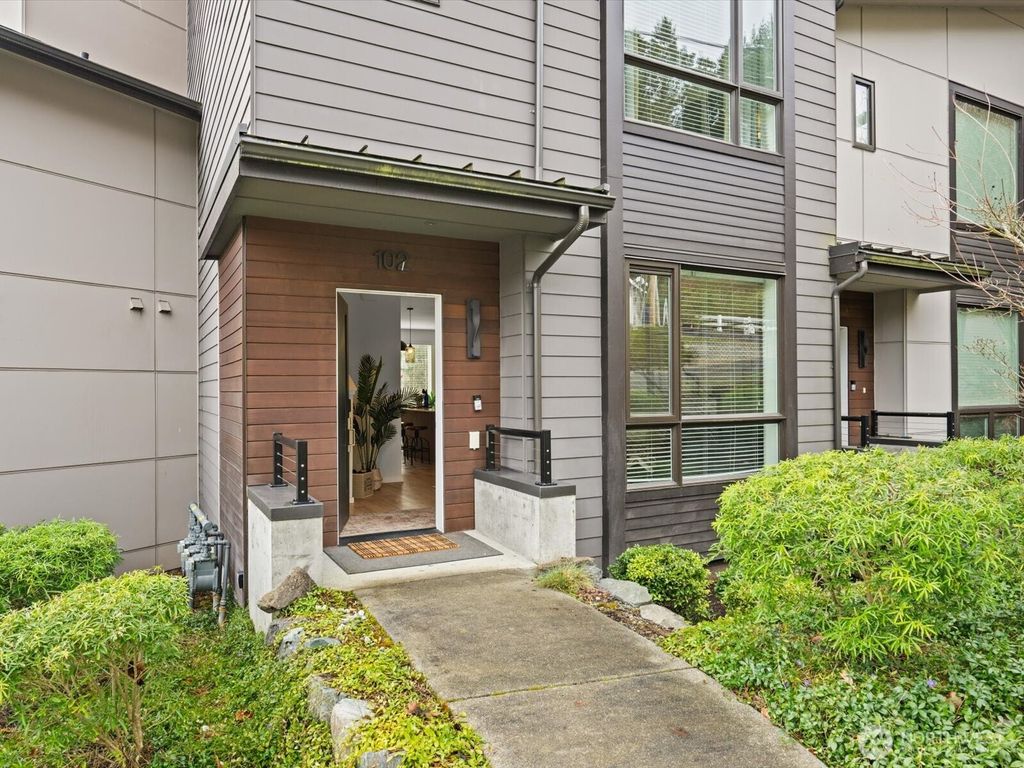 Photo of 18115 65th Avenue NE #102, Kenmore, WA 98028 (MLS # 2482328)