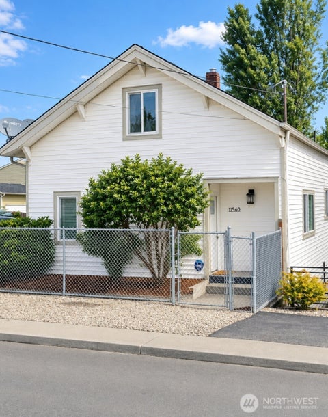 Photo of 11546 85th Avenue S, Seattle, WA 98178 (MLS # 2532721)
