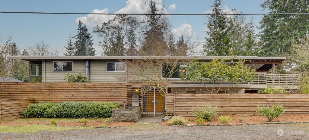 Photo of 1211 NE 185th Street, Shoreline, WA 98155 (MLS # 2323032)