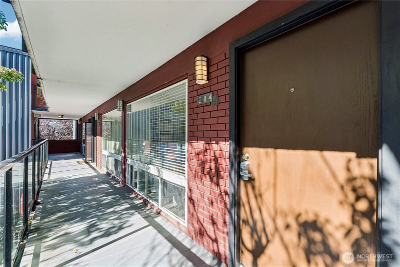 752 Bellevue Avenue E 204