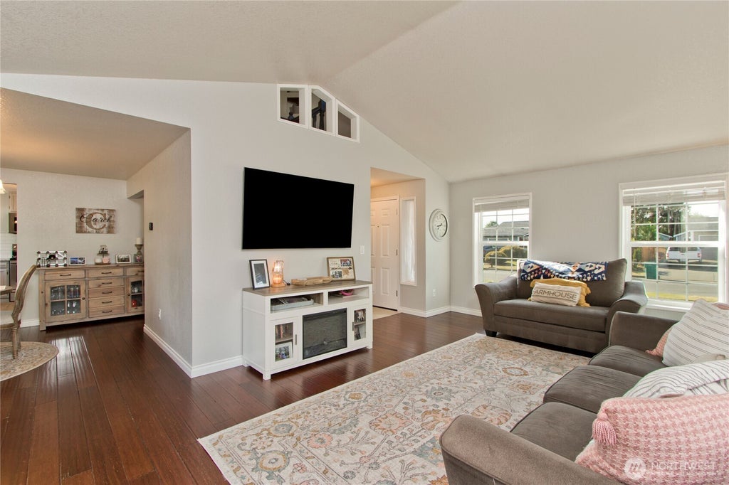 Photo of 2871 Initial Avenue, Enumclaw, WA 98022 (MLS # 2580544)