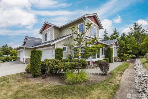 Photo of 7114 James Place SE, Auburn, WA 98092 (MLS # 2560786)