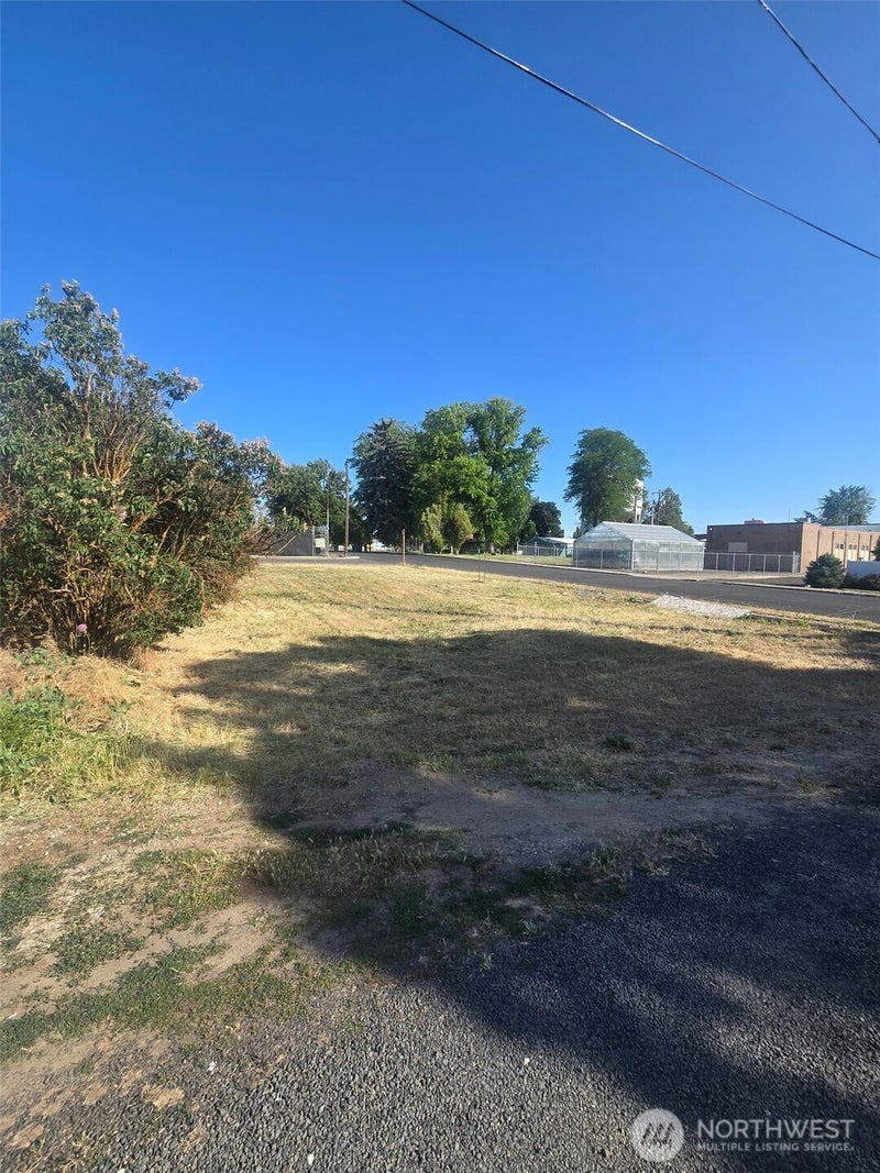201 E 8th Avenue
