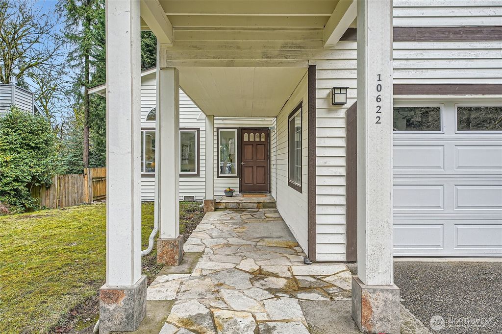Photo of 10622 118th Place NE, Kirkland, WA 98033 (MLS # 2364263)