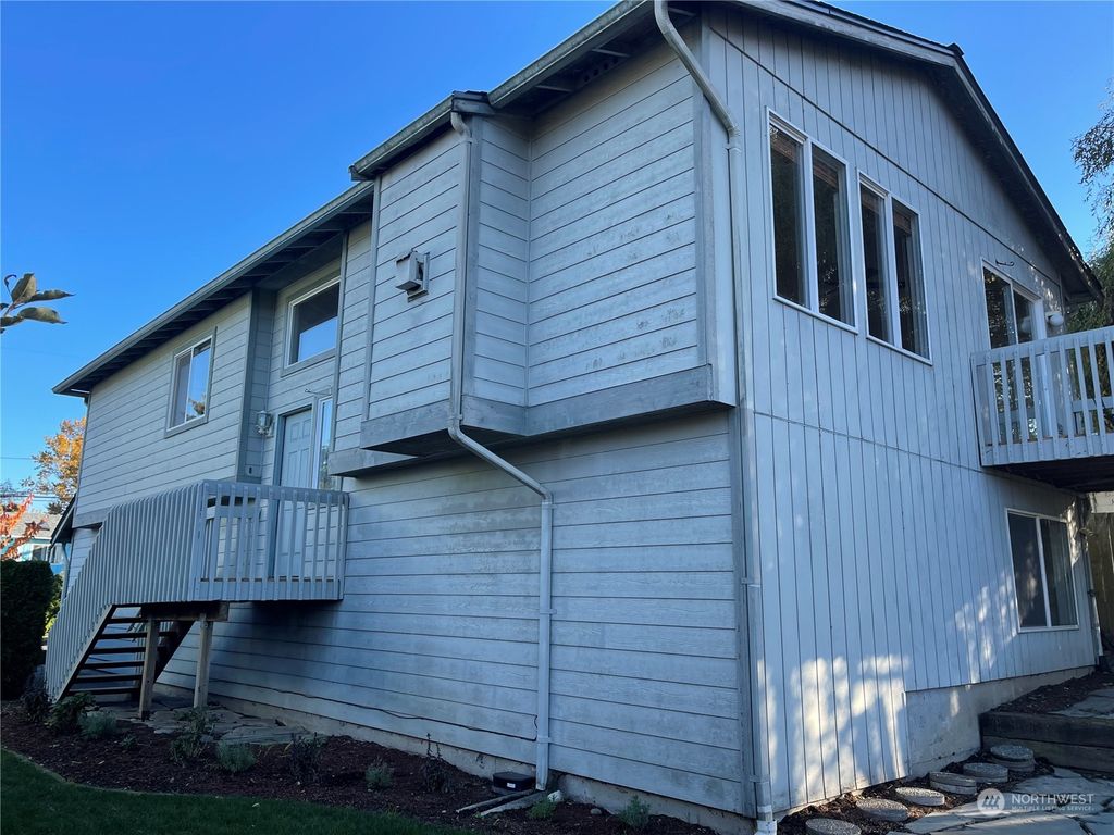 Photo of 7237 17th Avenue SW, Seattle, WA 98106 (MLS # 2017812)