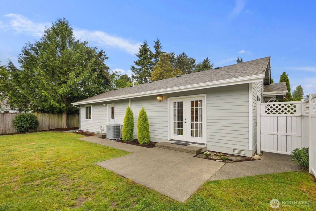 Photo of 10717 Phinney Avenue N, Seattle, WA 98133 (MLS # 2532719)