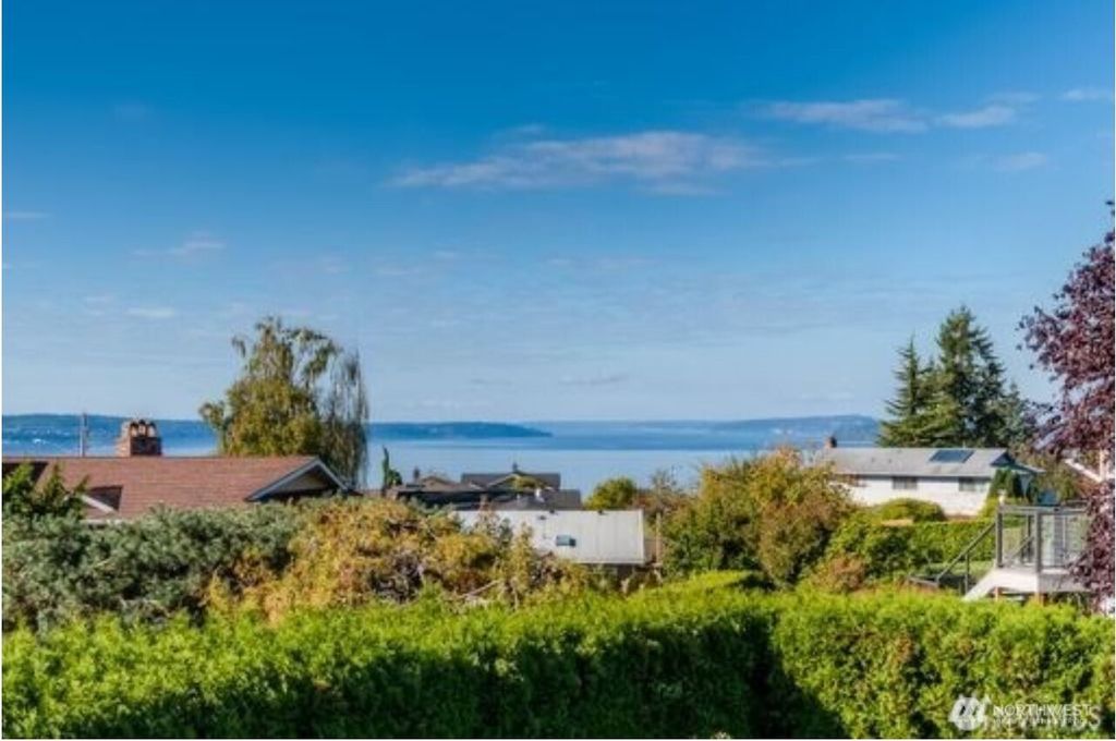 Photo of 3305 56th Street SW, Everett, WA 98203 (MLS # 2485980)