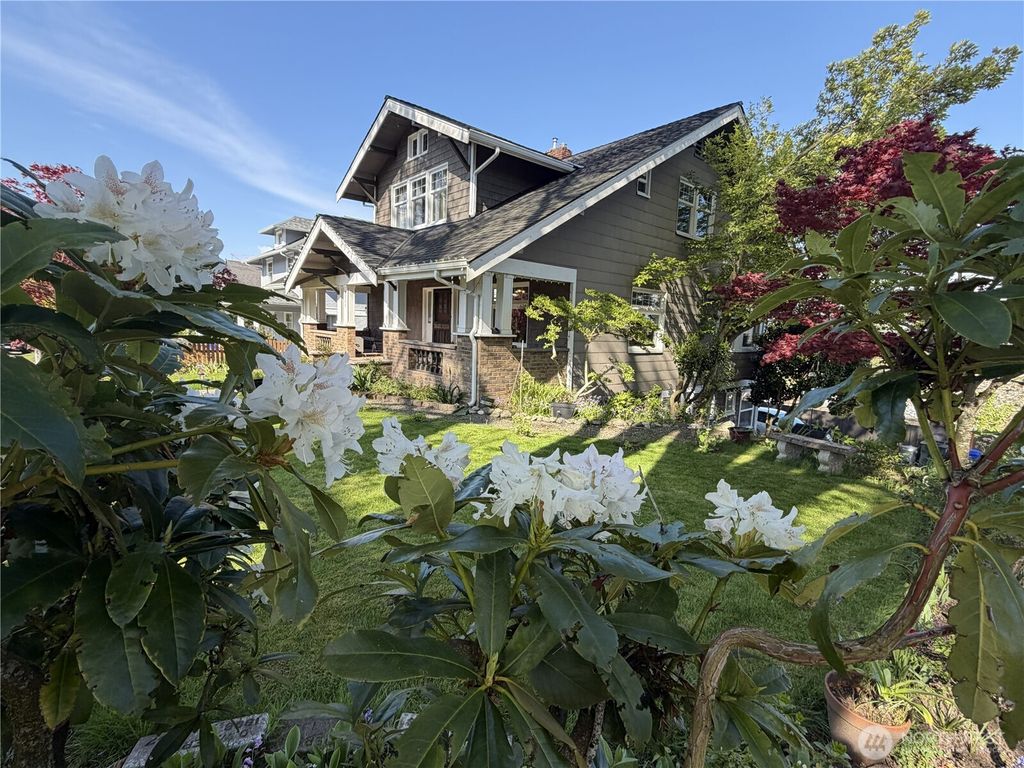 Photo of 3231 Grand Avenue, Everett, WA 98201 (MLS # 2476167)