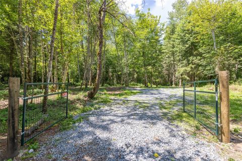 328 16th Avenue S Roy WA 98580