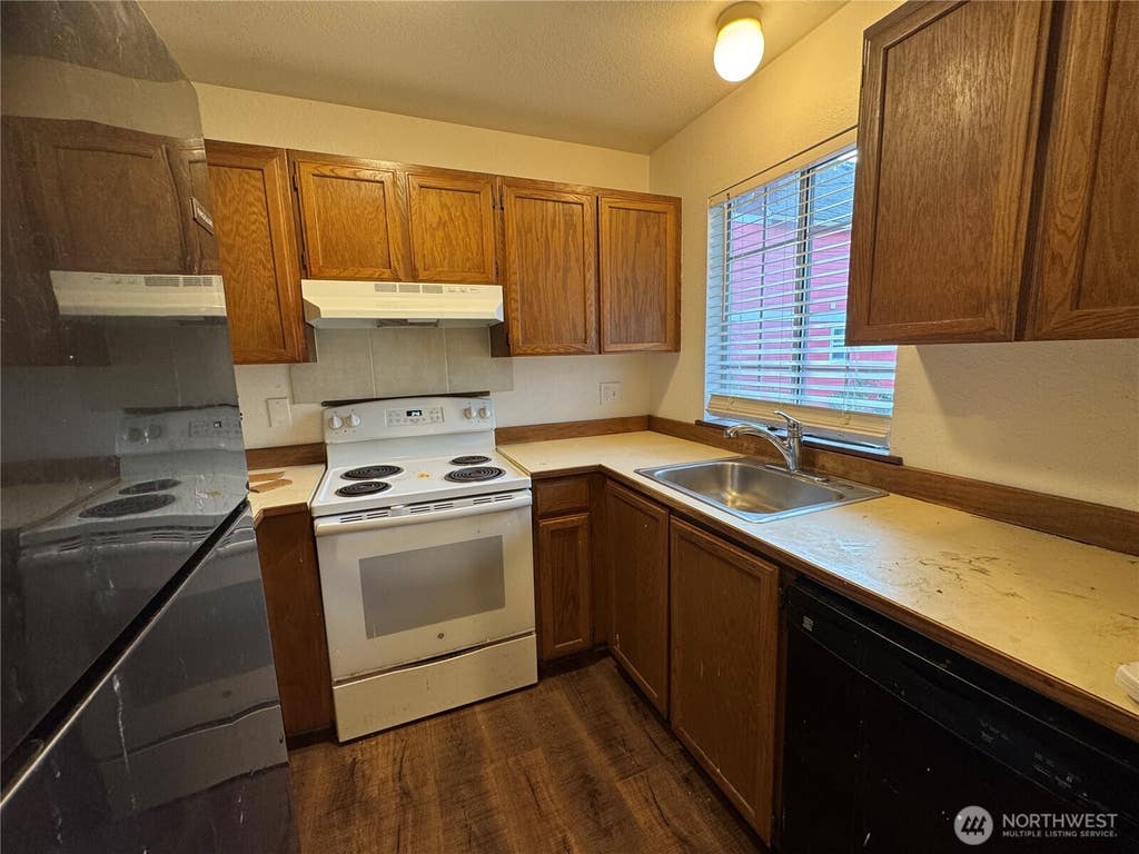 Photo of 1915 E Spruce Street #A, Seattle, WA 98122 (MLS # 2573459)