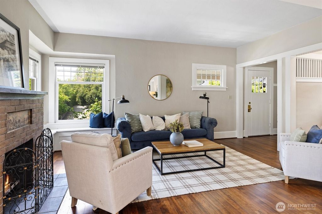 Photo of 4410 Latona Avenue NE, Seattle, WA 98105 (MLS # 2373582)